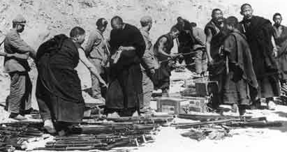 entrega armas presos tibet